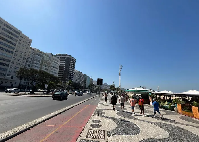Perto Copacabana Palace, 2